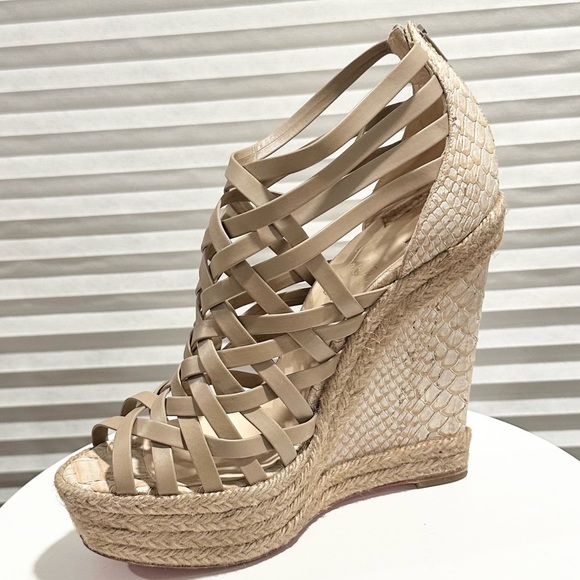 🌺CHRISTIAN LOUBOUTIN🌺 Tramontagne Red Sole Wedge
Sandal Beige Size:38 - Picture 3 of 14